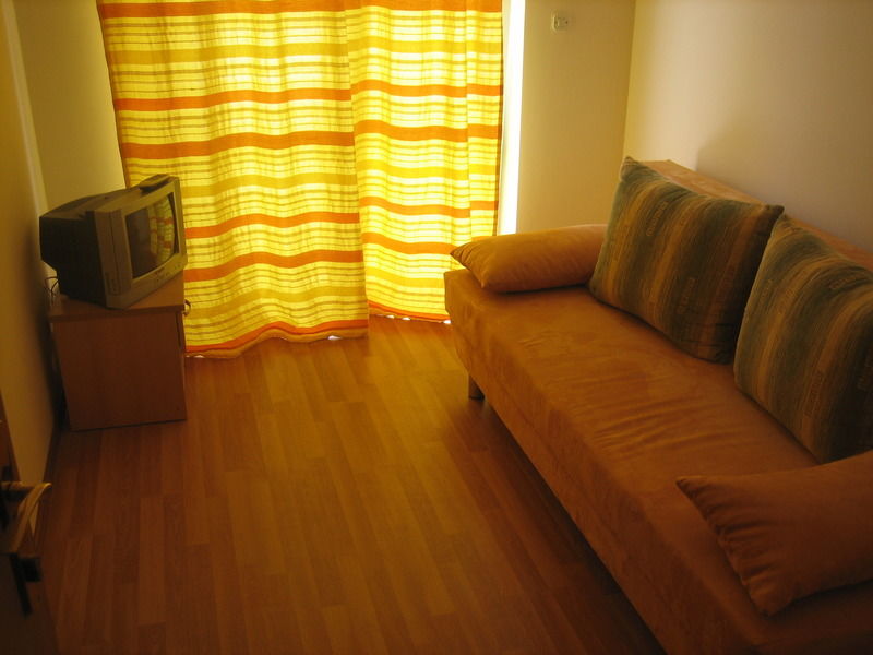 Hotel Mladen Omiš Zewnętrze zdjęcie